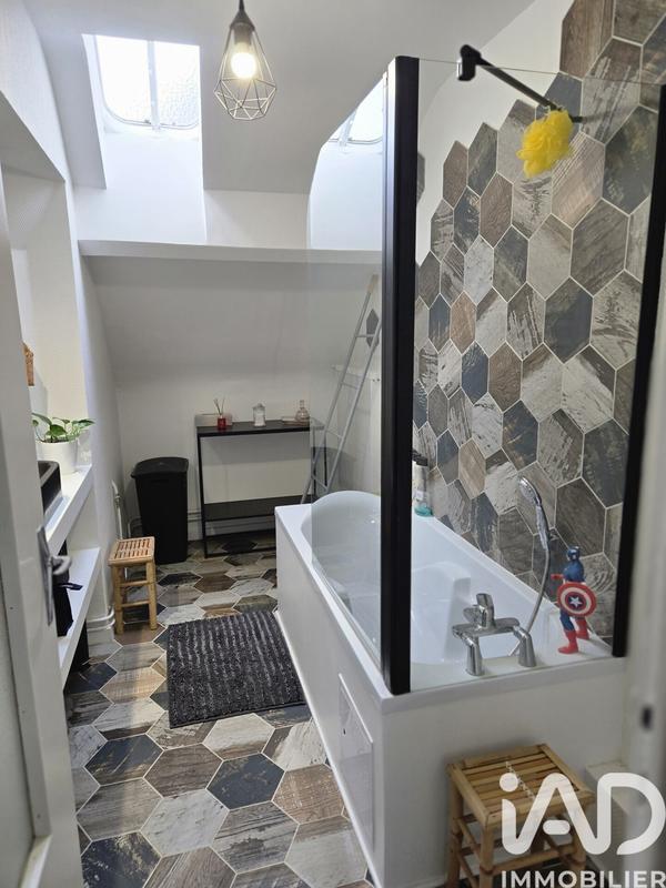 Maison - 186 m² - 6 pièces