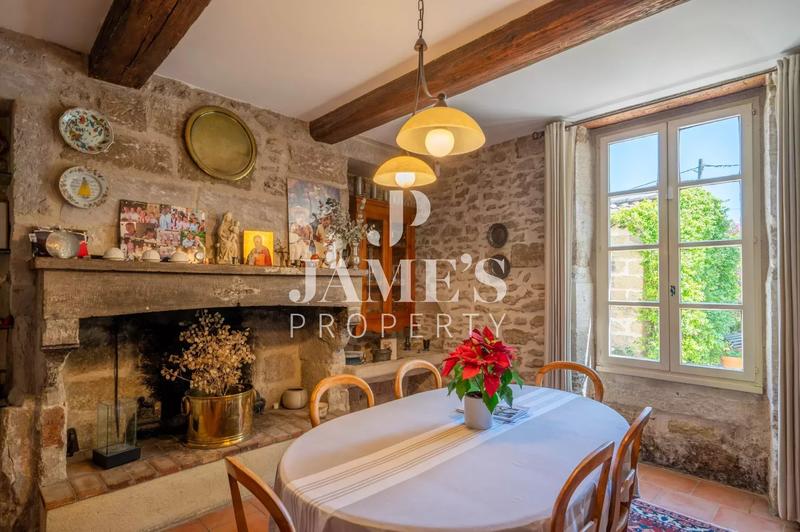 Maison - 350 m² - 8 pièces