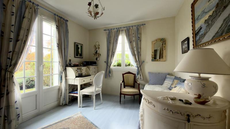 Demeure - 216 m² - 7 pièces