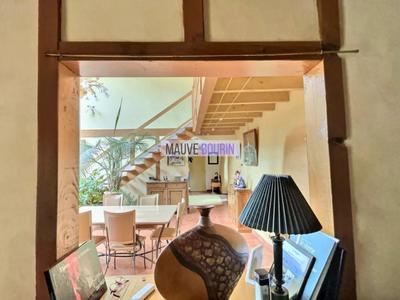 Maison - 240 m² - 9 pièces