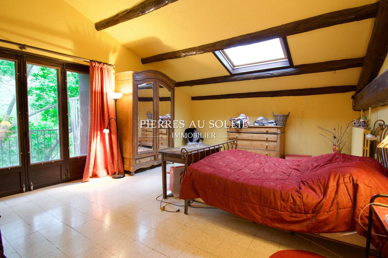 Propriété - 250 m² - 8 pièces