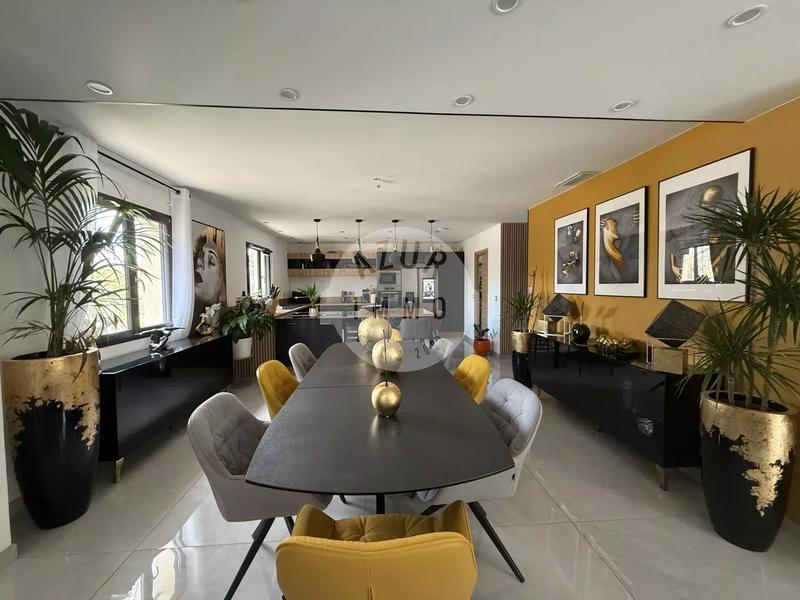 Villa - 161 m² - 6 pièces