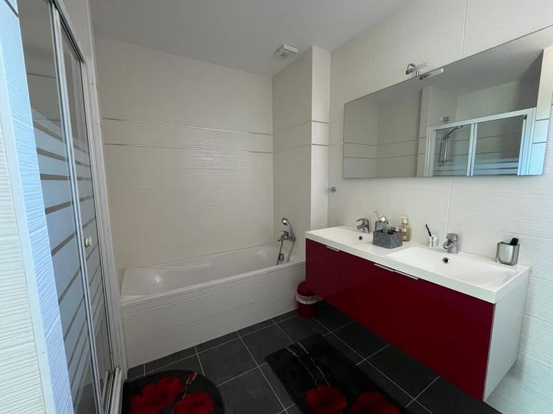 Maison - 198 m² - 7 pièces