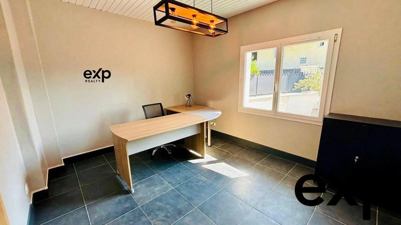 Fonds de commerce - Local commercial - 215 m²