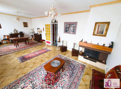 Maison - 90 m² - 5 pièces