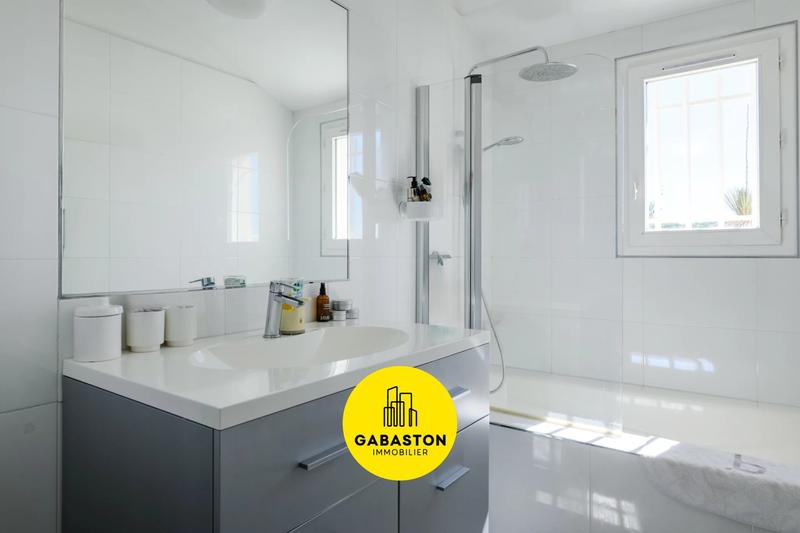 Villa - 247 m² - 5 pièces