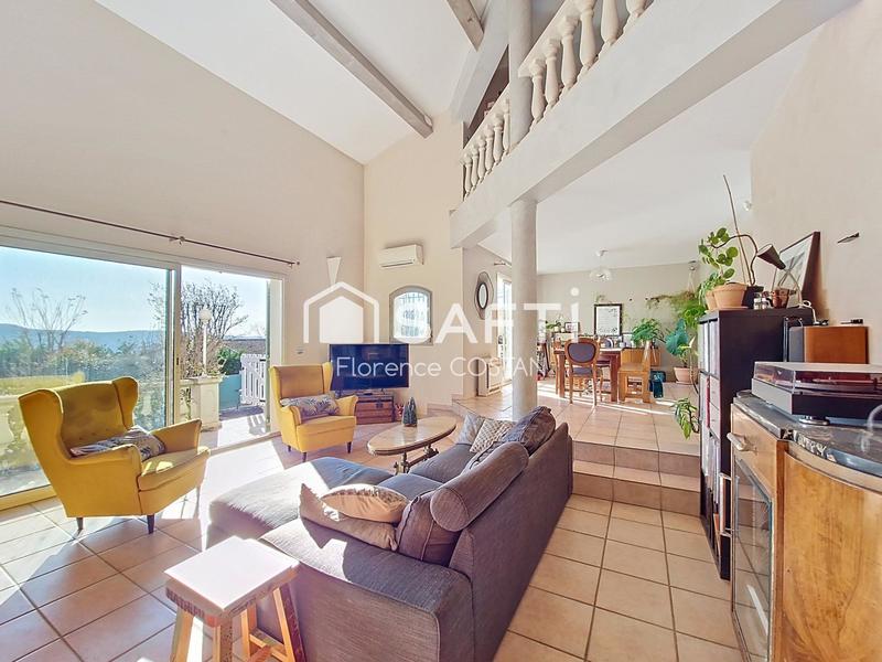 Villa - 164 m² - 6 pièces