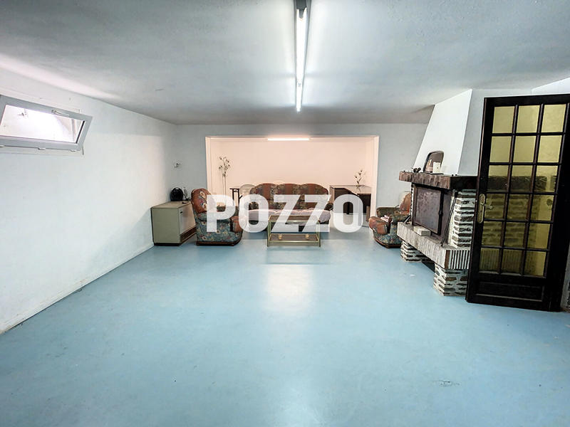 Maison - 244 m² - 8 pièces