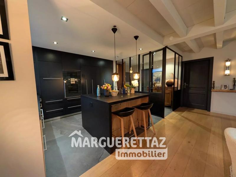 Châlet - 230 m² - 7 pièces