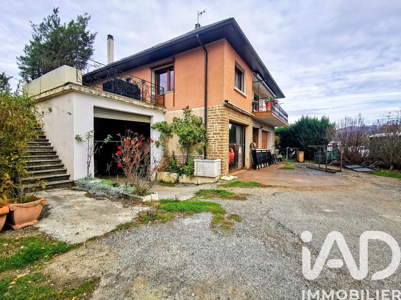 Maison - 222 m² - 10 pièces