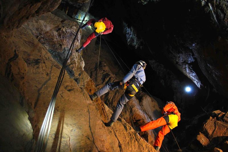 Visites spéléologiques au Parc Tellure