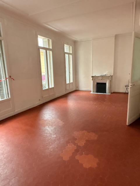 Appartement - 82 m² - 3 pièces