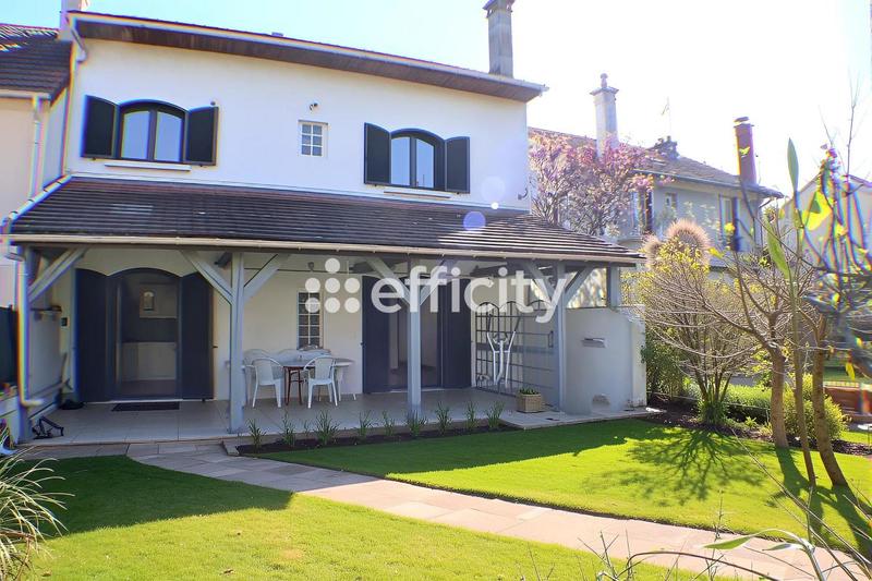 Pavillon - 120 m² - 5 pièces