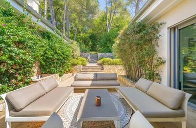 Villa - 400 m² - 6 pièces