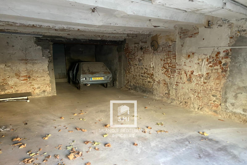 Parking / Garage - 60 m²