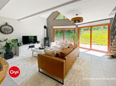 Maison - 143 m² - 6 pièces