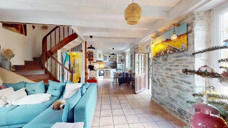 Maison - 96 m² - 5 pièces