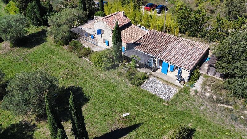 Propriété - 93 m² - 4 pièces