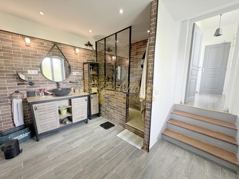 Maison - 209 m² - 8 pièces