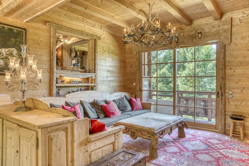 Châlet - 383 m² - 8 pièces