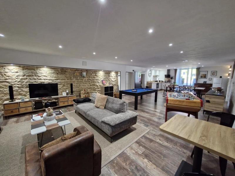 Maison de village - 335 m² - 10 pièces