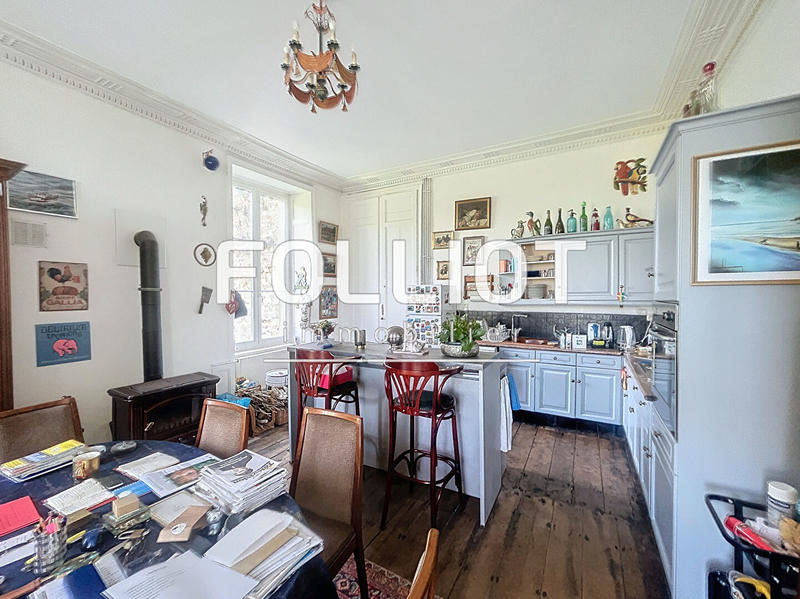 Maison - 180 m² - 7 pièces