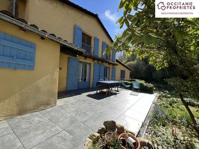 Propriété - 228 m² - 14 pièces