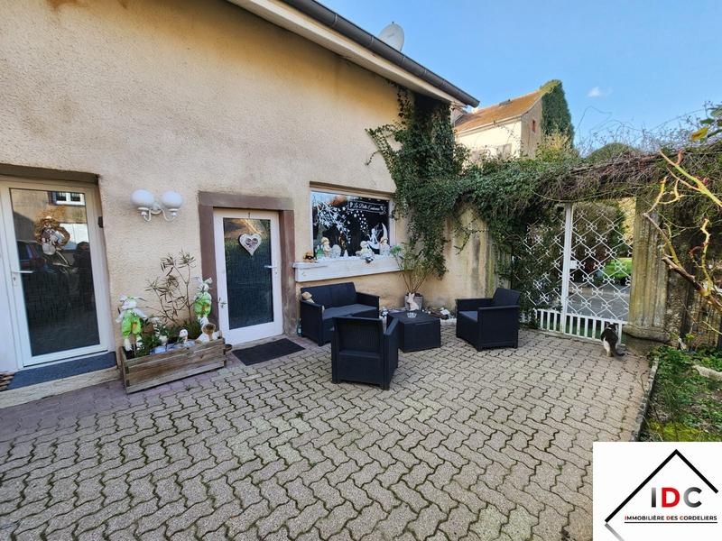Maison - 250 m² - 9 pièces
