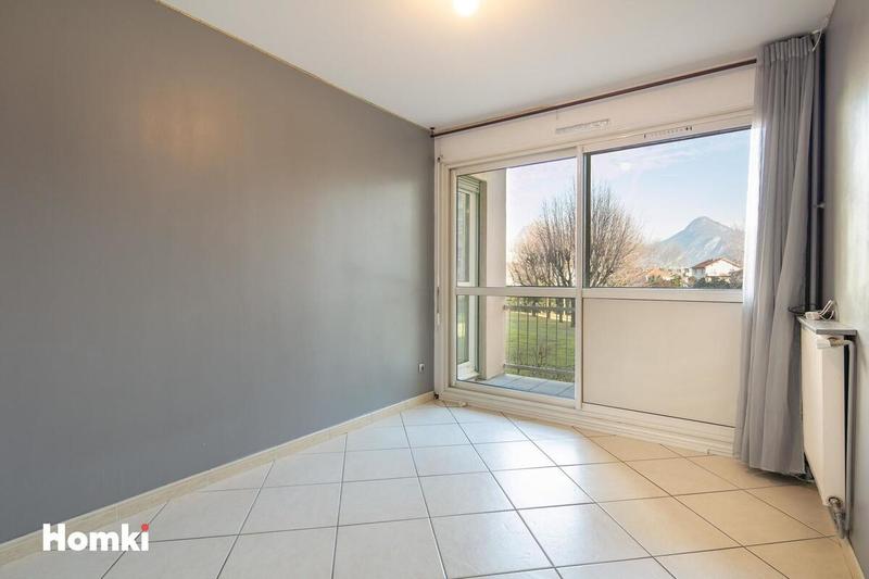 Appartement - 90 m² - 5 pièces