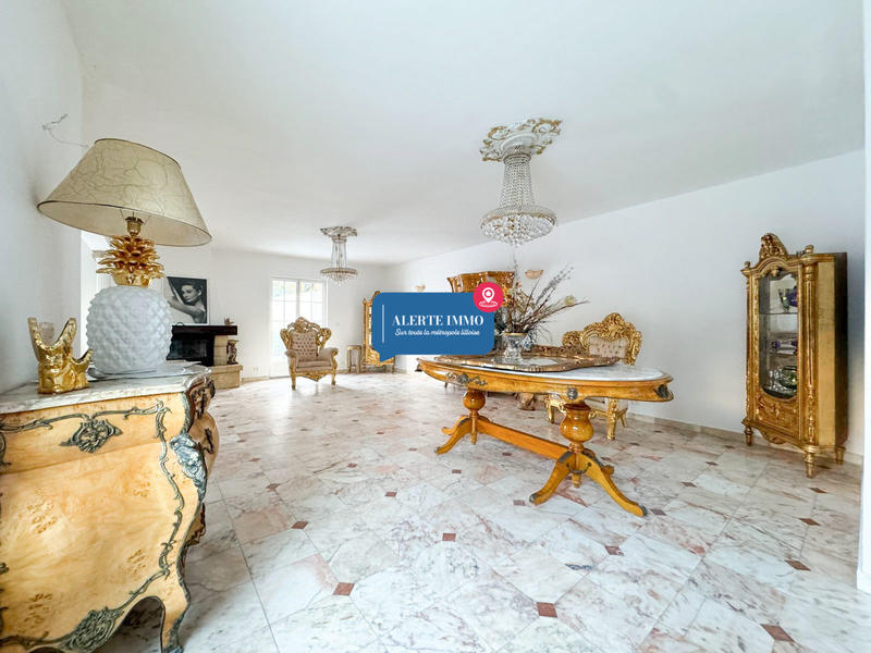 Maison - 203 m² - 5 pièces