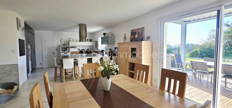 Maison - 152 m² - 6 pièces