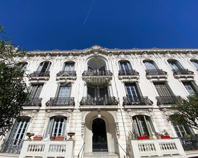 Studio - 11 m² - 1 pièce