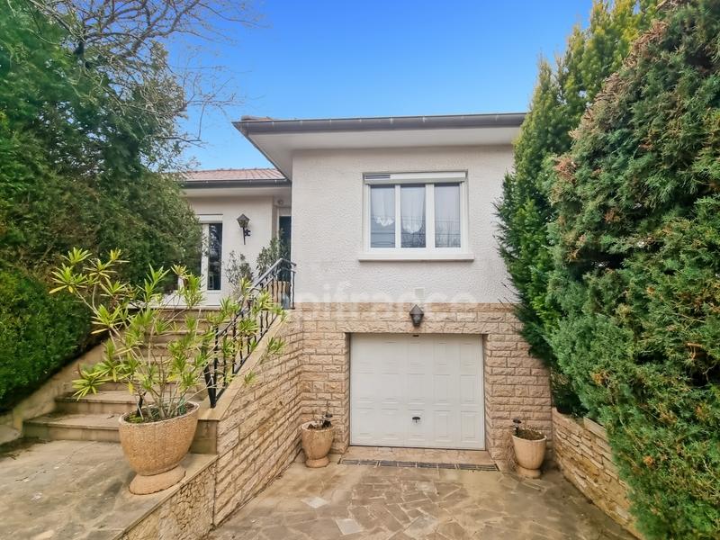 Maison - 184 m² - 6 pièces