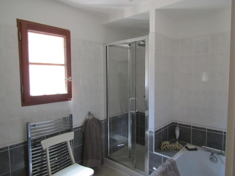 Propriété - 175 m² - 6 pièces