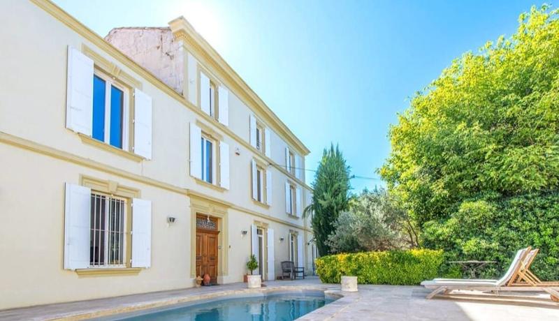 Maison - 295 m² - 12 pièces