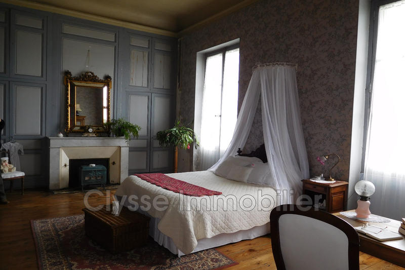 Maison - 820 m² - 18 pièces