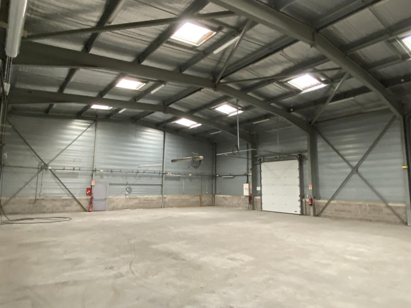 Local d'activités - 860 m²