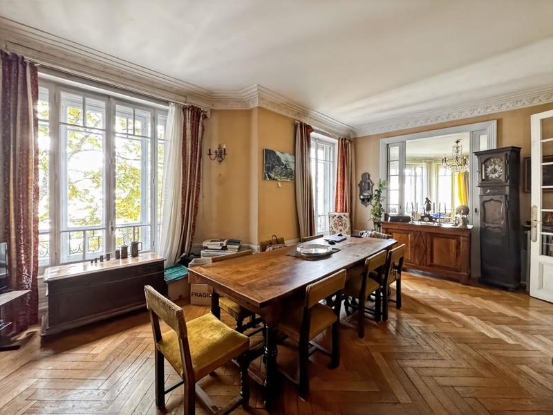 Appartement - 224 m² - 8 pièces