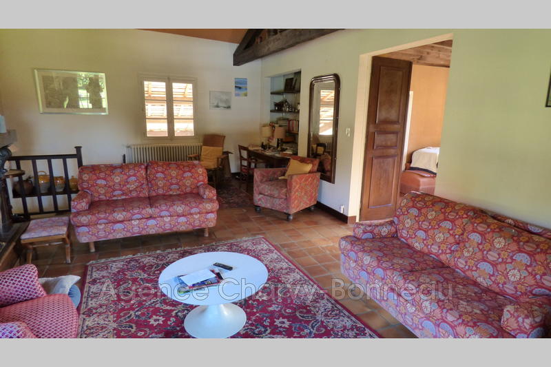 Propriété - 213 m² - 7 pièces