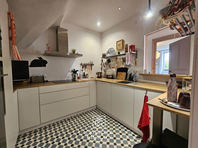 Appartement bourgeois - 190 m² - 7 pièces