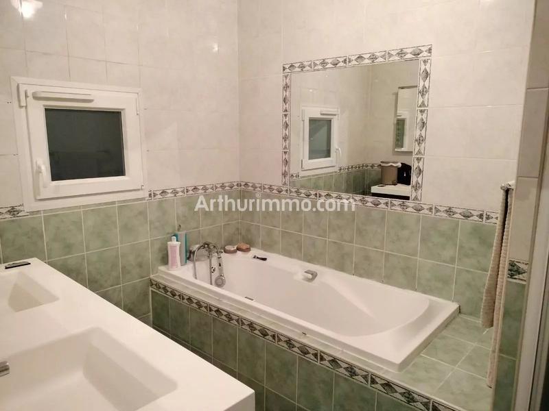 Appartement - 184 m² - 6 pièces