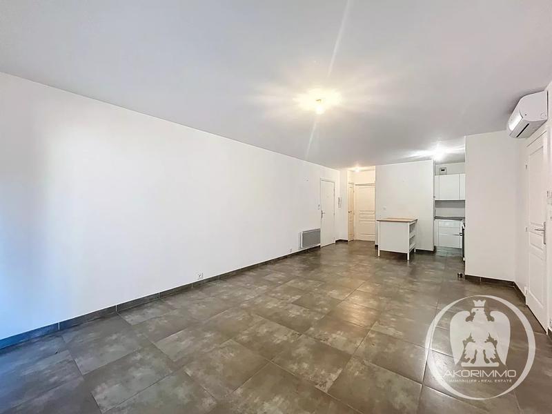 Appartement - 77 m² - 4 pièces