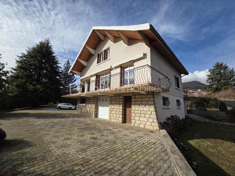 Villa - 230 m² - 6 pièces