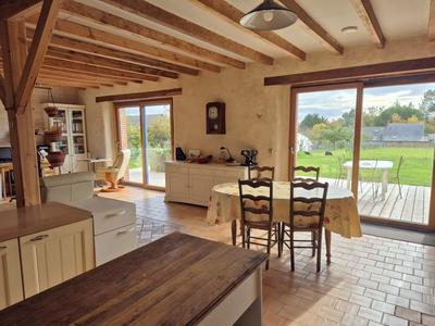 Maison - 233 m² - 7 pièces