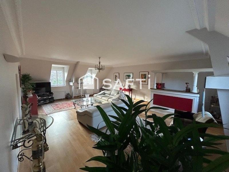 Maison - 189 m² - 8 pièces