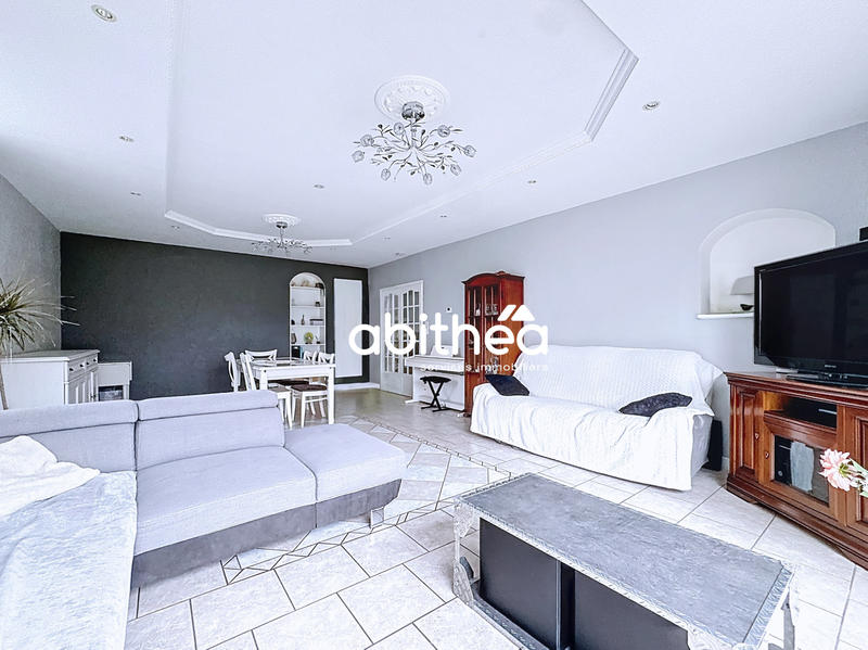 Maison - 198 m² - 8 pièces