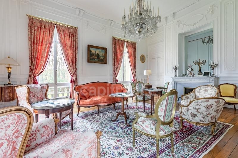 Château - 750 m² - 15 pièces