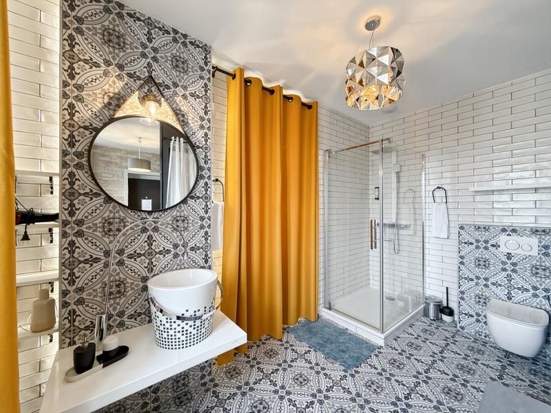 Propriété - 263 m² - 10 pièces