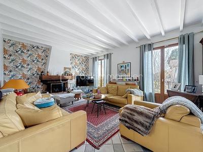 Maison - 248 m² - 11 pièces