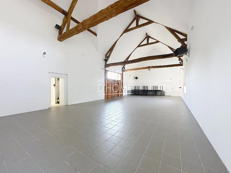 Propriété - 623 m² - 14 pièces